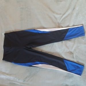 NWOT Xersion Colorblock Black, White, Blue Fitted Leggings Womans Size Small